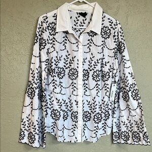 Worthington Black and White Floral Button Down Shirt